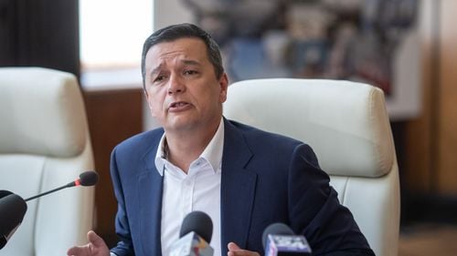 Grindeanu, despre recuperarea de către pasageri a banilor de la Blue Air: „Dacă se anulează în Timişoara autobuzul 33, nu vine Fritz să pună autobuze la dispoziţie / Eu nu sunt contabilul şi CEO-ul de la Blue Air”