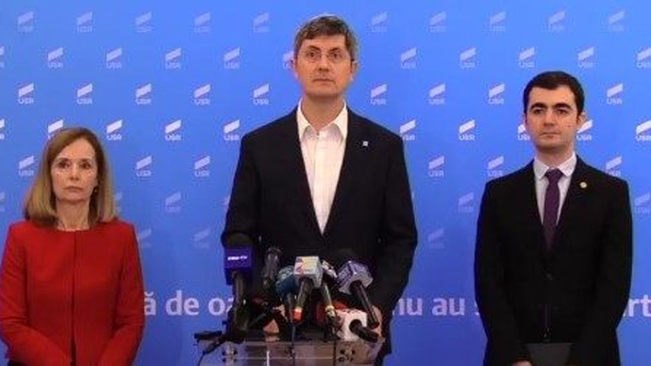 Dan Barna: Este un buget al minciunii şi al împingerii României în criză/ Veniturile pe care se bazează sunt aberante