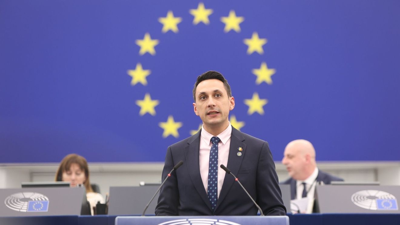 Europarlamentarul Vlad Gheorghe anunţă că a strâns peste 100.000 de semnături pentru o candidatură independentă