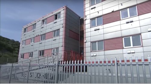 Primii azilanţi, cazați pe controversata barjă Bibby Stockholm, ancorată în Portland, Marea Britanie