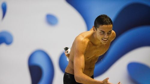 VIDEO “Să vă urmați visurile și să munciți pentru ele / Nu uitați de școală, deoarece educația vă face puternici”, le transmite David Popovici tinerilor, de Ziua Educației