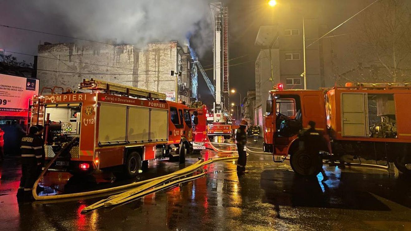 ISU Prahova: Incendiul de la stația de prelucrare a produselor petroliere a izbucnit cel mai probabil de la un aparat de sudură