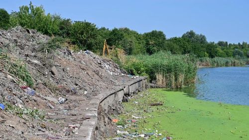 Peste 14.000 de tone de deșeuri scoase din lacurile din Sectorul 2. A fost lansat concursul internațional pentru amenajarea salbei de lacuri de pe Râul Colentina