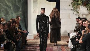 Revine Ralph Lauren la luxul clasic american? Colecția toamnă-iarnă  2026 a fost prezentată la New York Fashion Week