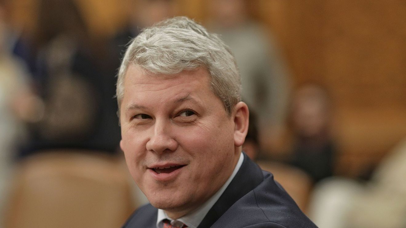 Cătălin Predoiu susține că a dorit prelungirea mandatelor procurorilor-șefi pentru ”stabilitatea sistemului”