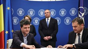 Nicușor Dan anunță că a semnat primul proiect care a primit finanțare prin PNRR, pentru consolidarea Maternității Bucur