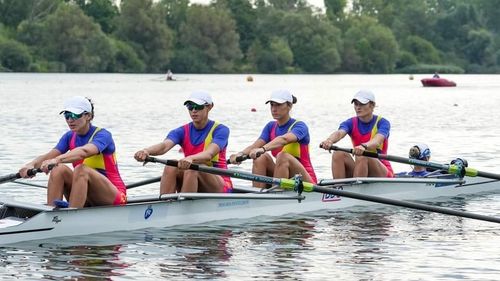 Ministrul Eduard Novak despre performanţele din nataţia românească: Nu sunt întâmplări, ci rezultatul unei construcţii solide, a muncii şi devotamentului unei echipe incredibile