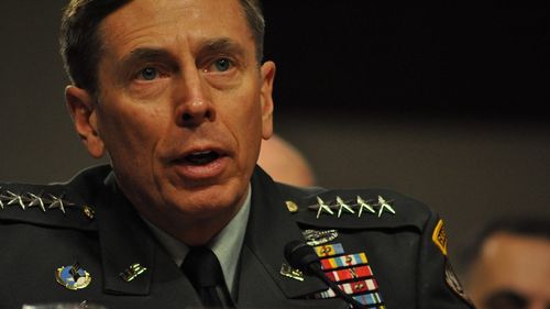 Generalul Petraeus, fost director CIA: Cucerirea Mariupolului poate decide soarta războiului din Ucraina / Care sunt cele mai posibile scenarii și ce ar însemna cucerirea orașului-port pentru ruși
