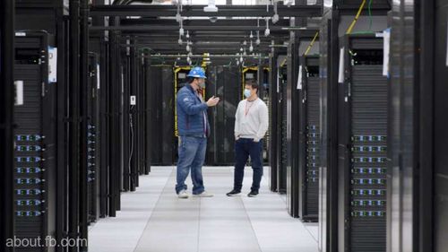 STUDIU Centrele de date vor consuma de două ori mai multă energie până în 2030 / Infrastructură din România pentru centrele de date a crescut cu peste 20%, anul trecut