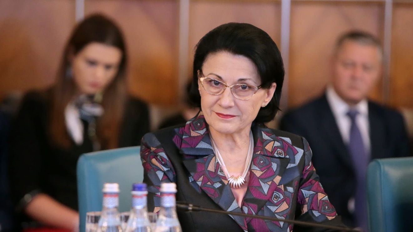 Ecaterina Andronescu a fost cea care în 2012 a eliminat din Legea Educației exact același articol pe care-l propune azi, cel cu reducerea orelor de școală
