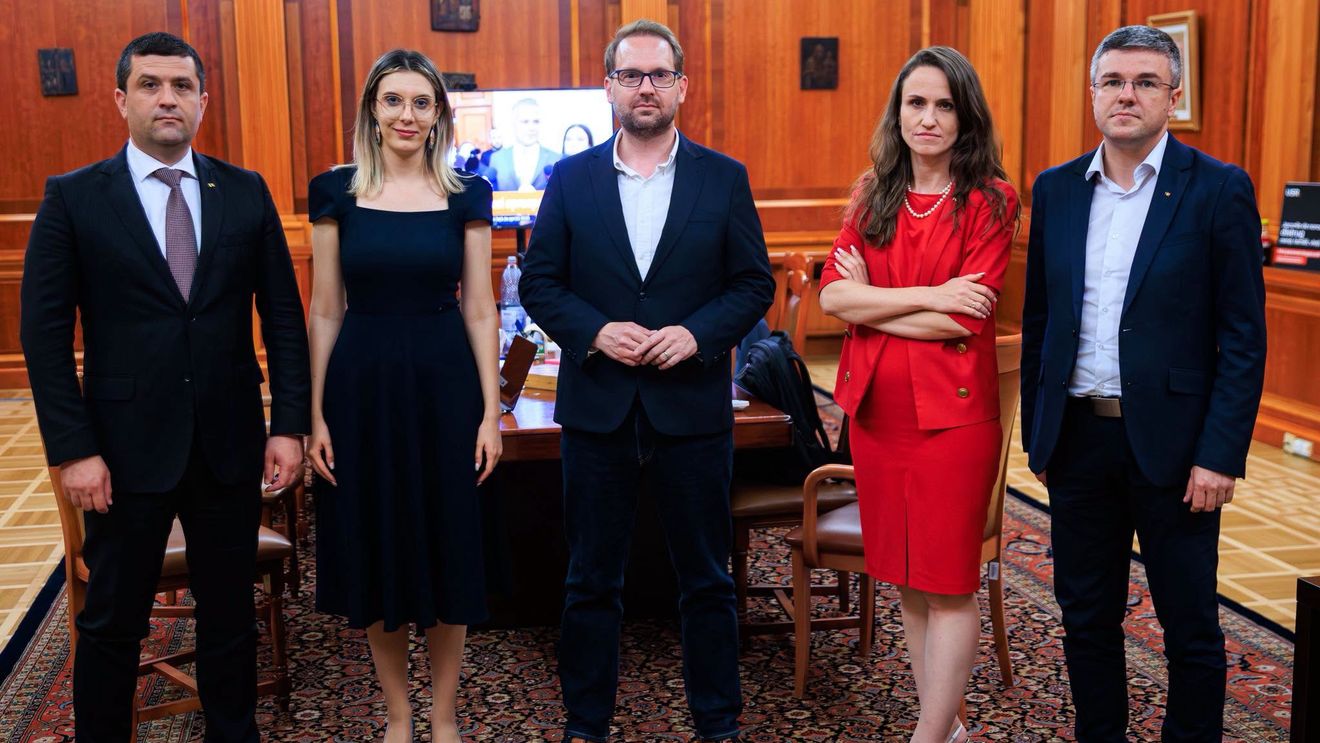 Dominic Fritz, după ce învestirea Guvernului Veștea a picat la vot în Parlament: USR este gata să facă echipă pentru români într-un guvern minoritar