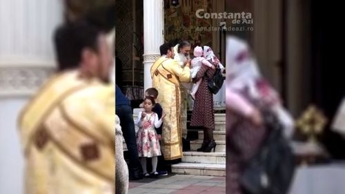 Războiul declarațiilor în BOR, după ce ÎPS Teodosie a împărtășit copii cu aceeași linguriță: Fiecare ierarh are autonomie. Biserica nu este instituție de alimentație publică/ BOR: Ostentanția nu onorează pe nimeni