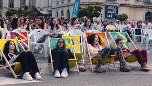 Întâlniri cu scriitori şi actori, mini-conferinţe şi ateliere de dezvoltare personală se regăsesc în programul festivalului de book-trailere „Boovie” din Capitală