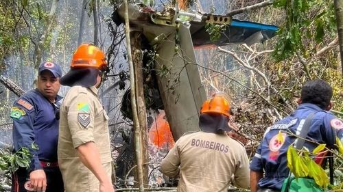 Cel puţin 12 persoane au murit, după ce un avion de mici dimensiuni s-a prăbuşit în Brazilia