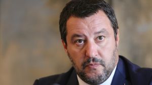 Italia condamnă planul UE de a interzice din 2035 mașinile noi cu motoare pe benzină și motorină / Ministrul italian al transporturilor spune că măsura este o "sinucidere" şi un "cadou" oferit industriei chineze