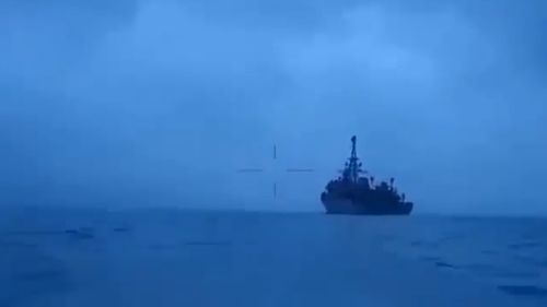 VIDEO Nava rusească "Ivan Khurs" pare să fi fost lovită în Marea Neagră, potrivit imaginilor publicate de ministerul ucrainean al Apărării/ Moscova neagă