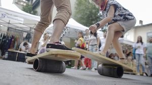 ”Bărbaţi pe Mătăsari” - în weekend, în Capitală / Teatru, expoziții, prezentări de modă