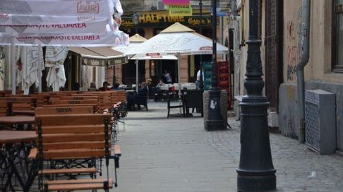 Operatorii economici care nu respectă măsurile anti-COVID riscă închiderea temporară / Un proiect de lege care prevede închiderea temporară pentru 15 sau 30 de zile a fost votat în parlament