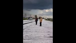 FOTO/ VIDEO Ploi torențiale și grindină sub cod galben valabil în România: inundații și culturi distruse în mai multe județe – situația detaliată