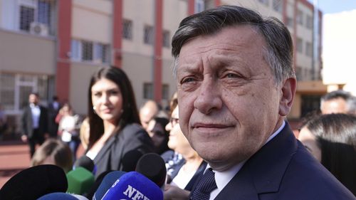 Reacția lui Crin Antonescu, fost candidat susținut de PSD-PNL-UDMR după dezvăluirile G4Media că ”întâlnirea” dintre Nicușor Dan, Victor Ponta și Florian Coldea a fost de fapt o punere în scenă comandată de liberali