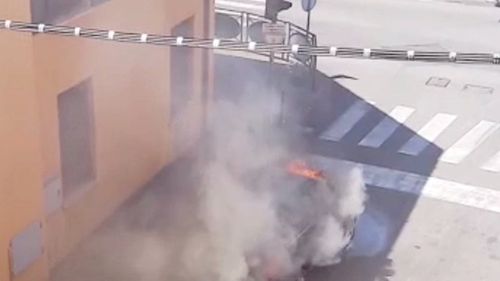 Fiica unui fost senator italian, salvată din mașina cuprinsă de flăcări de către un grup de muncitori români / ”Dacă nu ar fi fost ei, nu știu cum s-ar fi terminat totul”