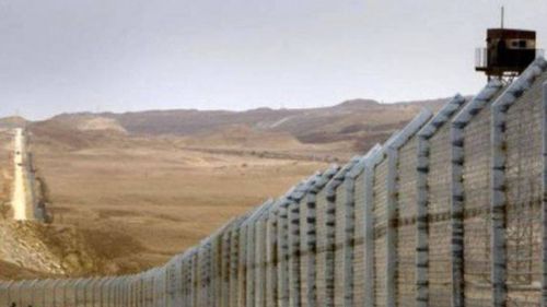 Un grup de 14 persoane, cetățeni români și familiile acestora, evacuate din Fâșia Gaza, a ajuns în România