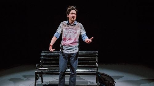 Teatrul Naţional Târgu Mureş reia reprezentaţiile cu publicul, în curtea instituţiei