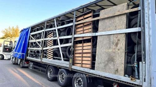 Peste 300 de tone de deşeuri, blocate la intrarea în țară de Poliția de Frontieră