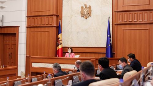 Comisia Electorală din Republica Moldova, îndemnată să creeze, pe perioada campaniei electorale, un grup de lucru care să depisteze și să investigheze posibile finanțări ilegale ale campaniilor partidelor politice