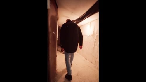 VIDEO Primul buncăr de protecţie a cetăţenilor în cazuri speciale, amenajat de o asociaţie de locatari din Baia Mare