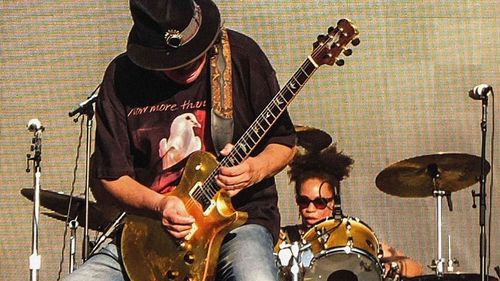 Legendarul chitarist Carlos Santana a fost nevoit să își amâne concerte după ce a contractat Covid-19
