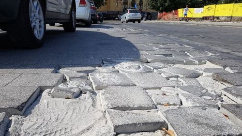 Paradoxurile „Republicii Mazăre”: Reabilitat cu bani de la UE, centrul vechi al Constanței a prins viață doar temporar. Firmele de casă au făcut lucrări de mântuială