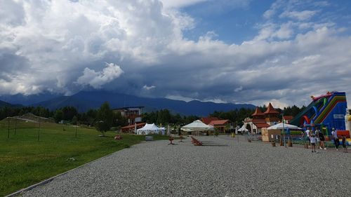 METEO: Luna august debutează cu temperaturi de peste 33 de grade în majoritatea regiunilor şi ploi după data de 3