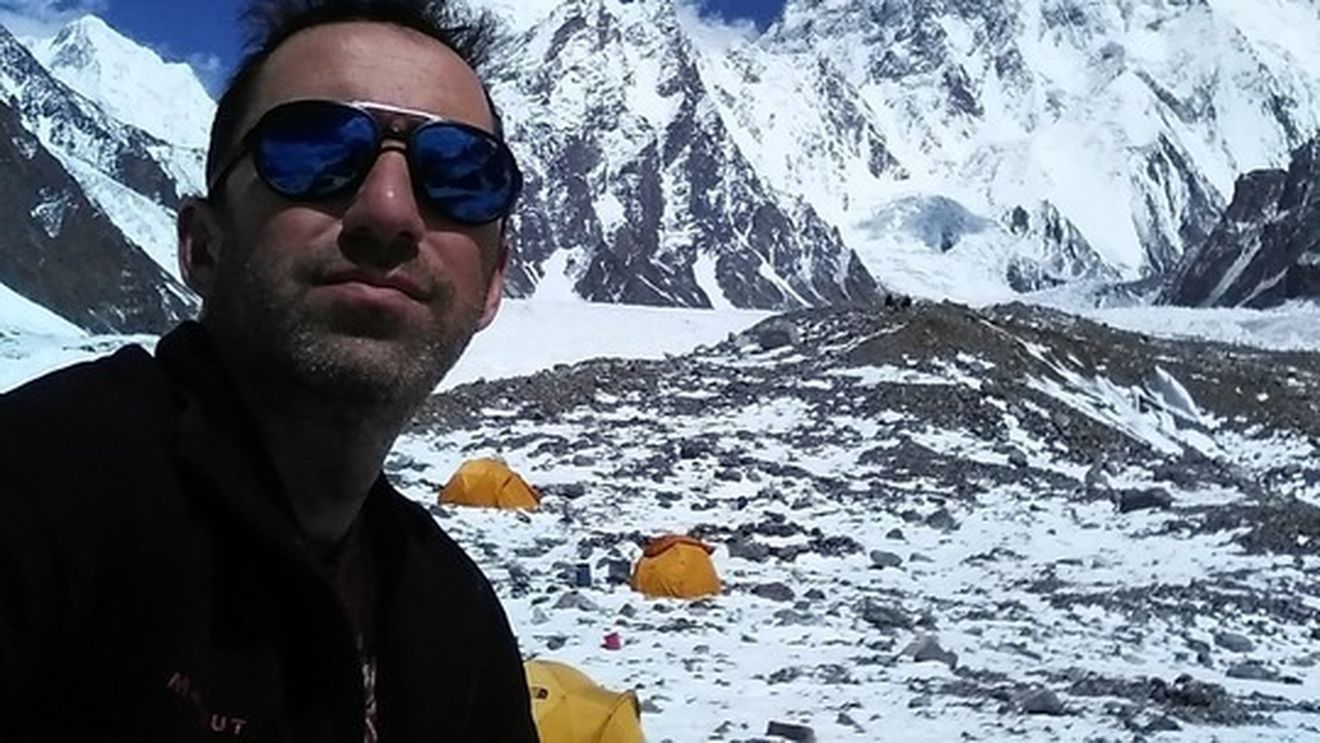 VIDEO Alpinistul Horia Colibăşanu a urcat pe al zecelea vârf de peste 8.000 de metri/ El a ajuns pe Broad Peak fără oxigen suplimentar şi fără ajutorul şerpaşilor