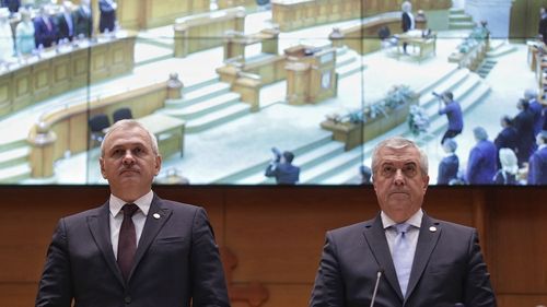 Președintele Iohannis, critici pentru PSD-ALDE în plenul Parlamentului la ședința solemnă de Centenar: Nu faceți rău societății românești mergând mai departe cu modificările legilor justiției și codurilor penale