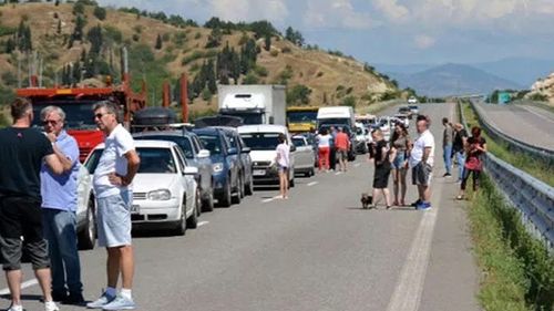 Grănicerii greci au descoperit turiști având asupra lor teste false negative la punctul de frontieră Kulata - Promachonas. Cu toții proveneau din țări balcanice. Nu se știe dacă printre ei se numărau și români
