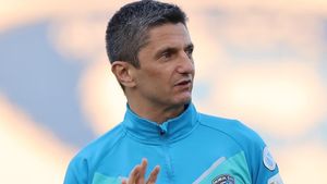 Răzvan Lucescu şi-a prelungit contractul cu PAOK. “În Răzvan we trust”, scrie clubul elen despre “General”