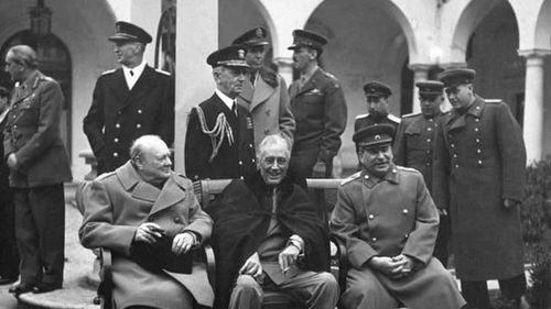 La 75 de ani după Yalta, marea dezordine mondială. Aliații au organizat lumea postbelică acum 75 de ani, la conferința de la Yalta. O structură bipolară deja depășită după bascularea spre vest a sateliților URSS, după dezvoltarea Asiei și după prăbușirea imperiilor coloniale