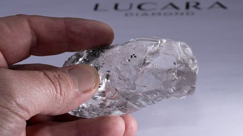 Un diamant alb de 1.080 de carate, descoperit într-o mină din Botswana