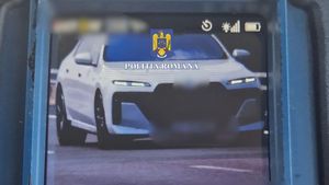 SURSE Dani Mocanu, suprins la volan pe autostrada A2 cu viteza de 189 km/oră. Manelistul are suspendat dreptul de a conduce pentru 90 de zile și s-a ales cu amendă de 2475 lei