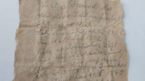 Ce a scris un deţinut politic din Sibiu pe un bilet găsit în zidurile Cazinoului din Constanţa, aflat în renovare: Viaţa mea este în mâinile Domnului, căci liber nu voi fi prea curând