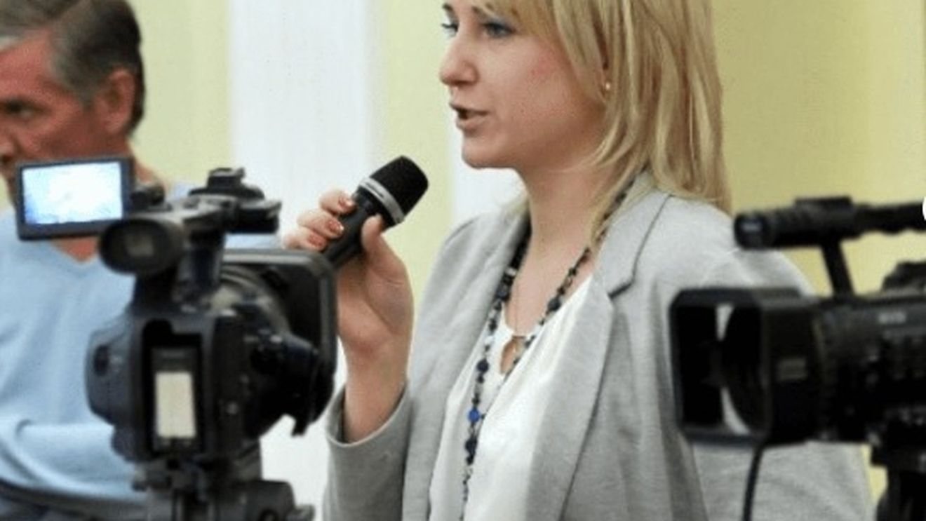 O jurnalistă, mamă singură a trei copii și-a anunțat intenția de a candida în alegerile prezidențiale din Rusia de anul viitor împotriva președintelui Vladimir Putin