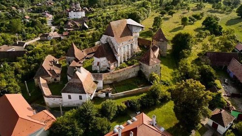 Adrian Cioroianu și ambasadorul Marii Britanii participă la evenimentele din ultima zi a Festivalului Săptămâna Haferland, din localitatea brașoveană Criț