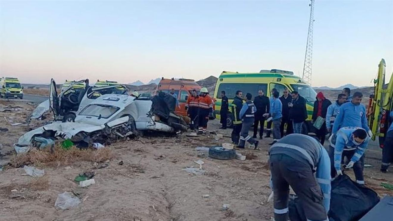 Accident grav cu 17 morți în Egipt: Un autobuz și un microbuz s-au ciocnit în peninsula Sinai din cauza ceții și a vitezei excesive