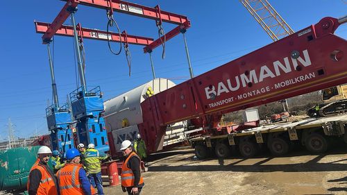 Sebastian Burduja: Astăzi a ajuns pe şantierul centralei de la Mintia al doilea generator uriaş, de aproape 800 de tone, construit pe baza unor tehnologii americane performante / Centrala va fi cea mai mare unitate pe gaze naturale din UE