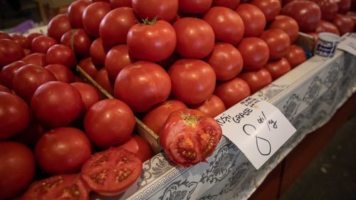 Subvențiile de la guvern pentru programul Tomata, crescute cu 65 de milioane de lei - premierul Ciolacu