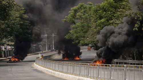 Manifestaţiile continuă în Myanmar, după cel mai sângeros weekend de la lovitura de stat. Intervenția brutală a armatei a provocat peste o sută de morți în rândurile protestatarilor