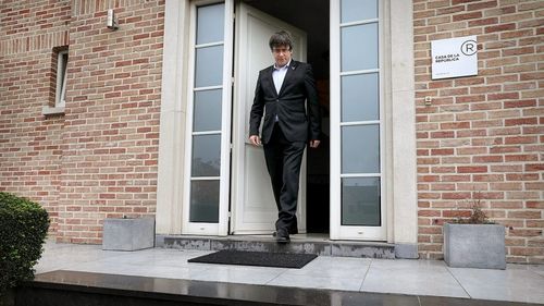 Judecătorii din Sardinia au suspendat procedura de extrădare a separatistului catalan Carles Puigdemont în aștepterea unei decizii cu privire la imunitatea acestuia ca eurodeputat