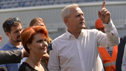 Olguța Vasilescu, consolată pentru eliminarea din Guvern: Dragnea i-a promis postul de purtător de cuvânt la PSD, iar Dăncilă pe cel de consilier personal. Vasilescu a fost aleasă și secretar al camerei Deputaților