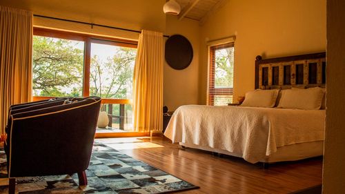 Transgaz vrea să rezerve peste 1.200 de nopți de cazare în mai multe țări: oferă 1,1 milioane de lei / Aproape 1.000 de nopți sunt cerute la hoteluri de 4 și 5 stele